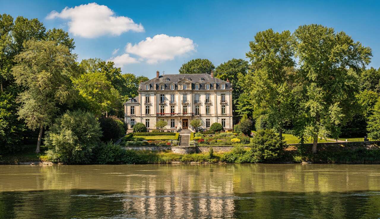 Explorer les alentours de profondeville