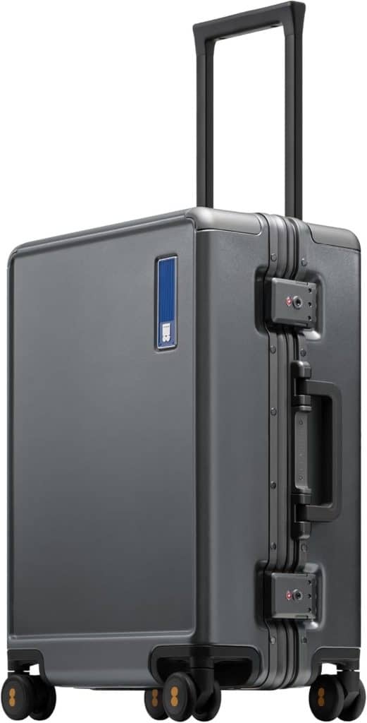 Test de la valise cabine LEVEL8 Aluminium 68L : sécurité et modernité