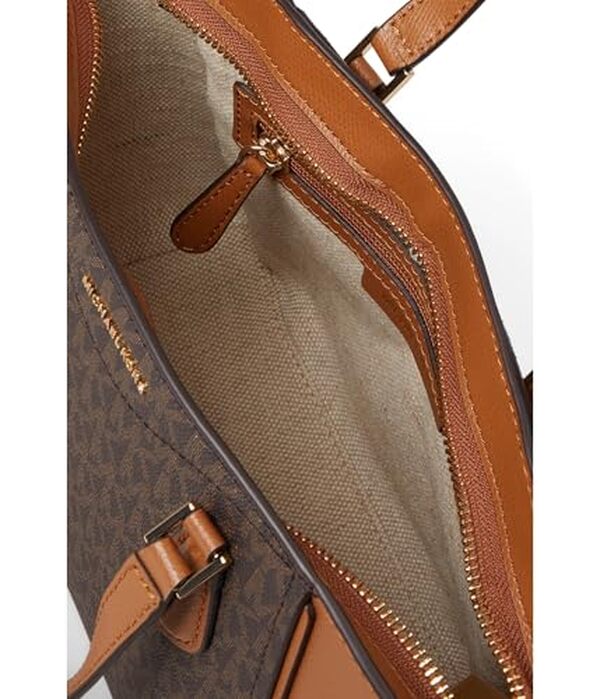 Découvrez notre avis complet sur le sac à main Michael Kors SM Conv TZ Tote XBODY : design élégant, qualité premium et fonctionnalité pour femme