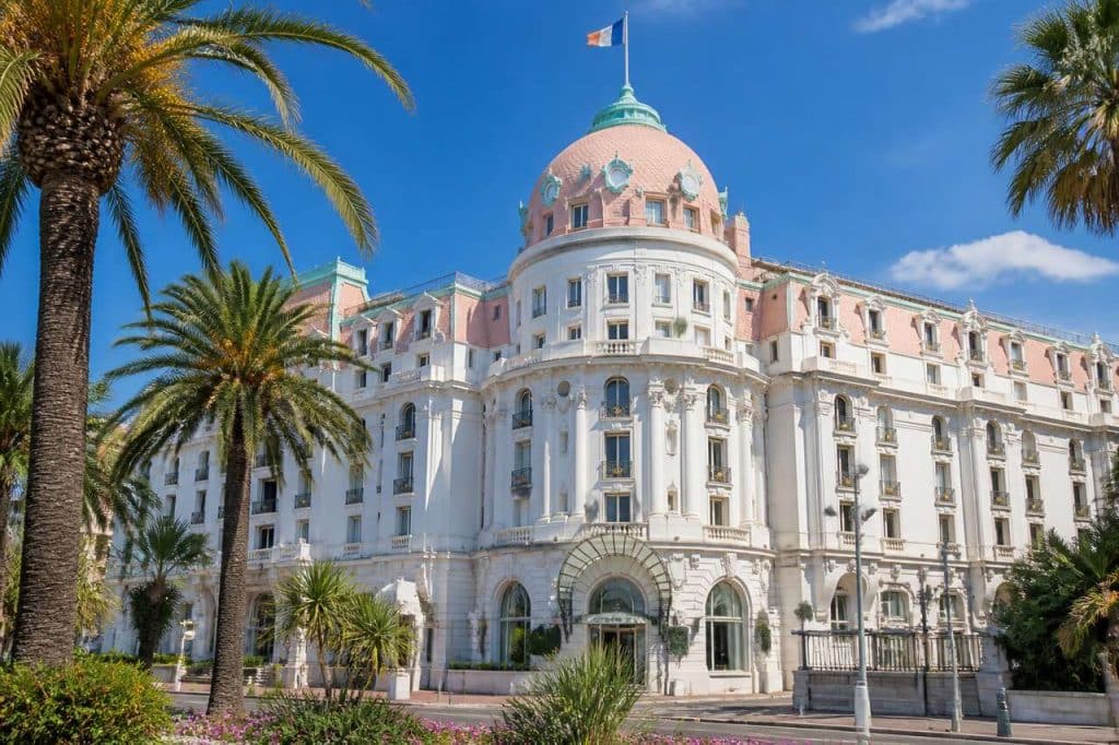 Le Régina à Nice : trésor architectural Belle Époque en hommage à la Reine Victoria