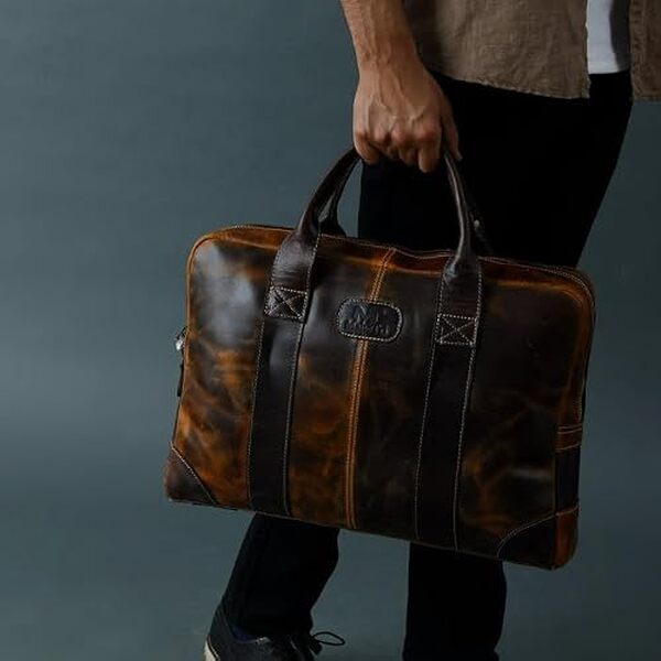 Découvrez notre avis complet sur la sacoche en cuir Mahetri Jefferson 16 : style haut de gamme, qualité premium et design intemporel pour l'homme moderne.