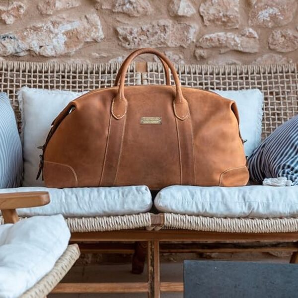 Découvrez notre test détaillé du sac Drakensberg Weekender David 60L : design vintage authentique, qualité du cuir et praticité pour vos voyages. 