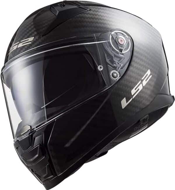 Découvrez notre test complet du casque LS2 Vector II Carbon : performance, style et sécurité pour les motards exigeants. Avis détaillé et comparatif.